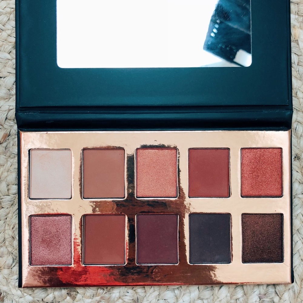 Crown Eyeshadow Pallete